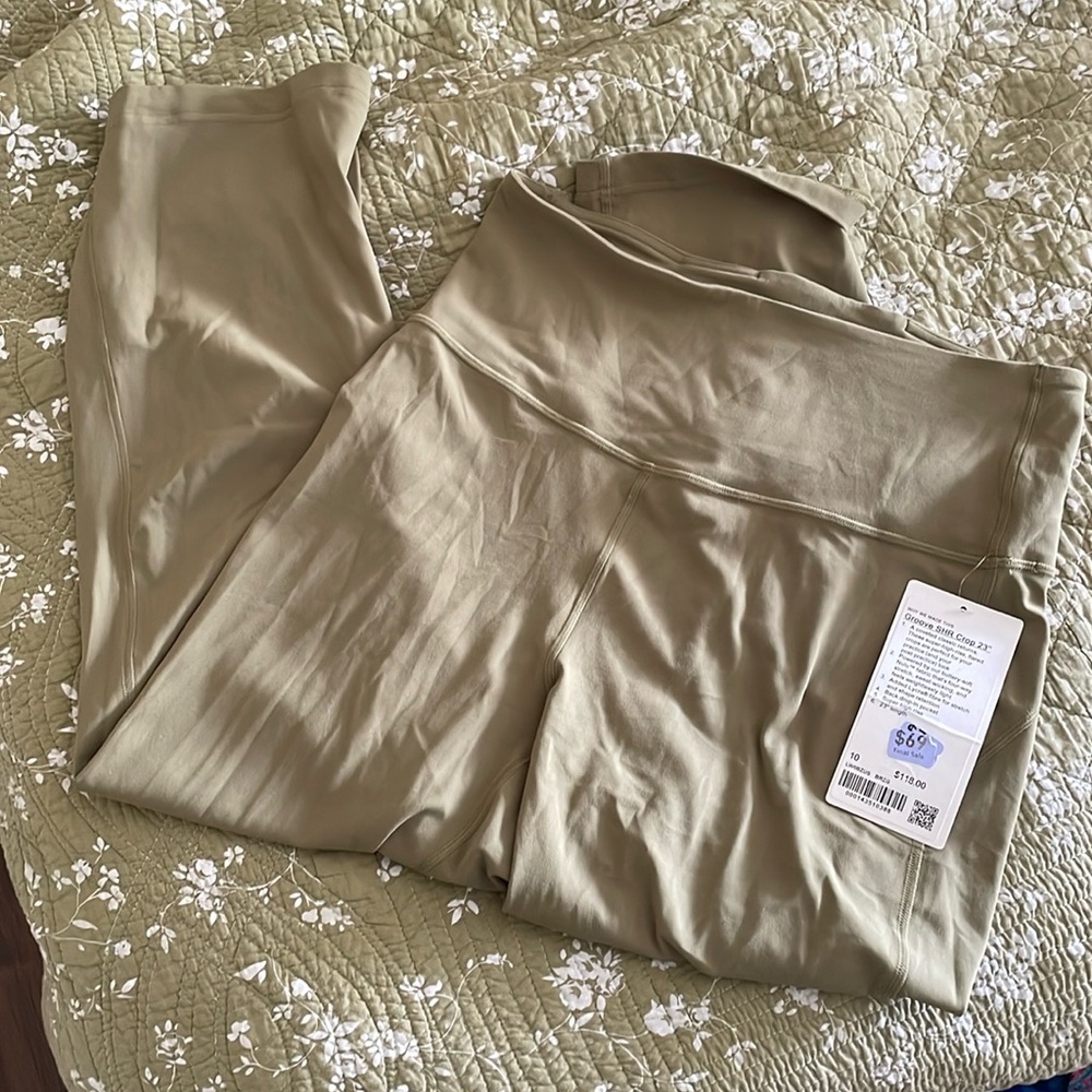 NWT Groove SHR Crop 23 in